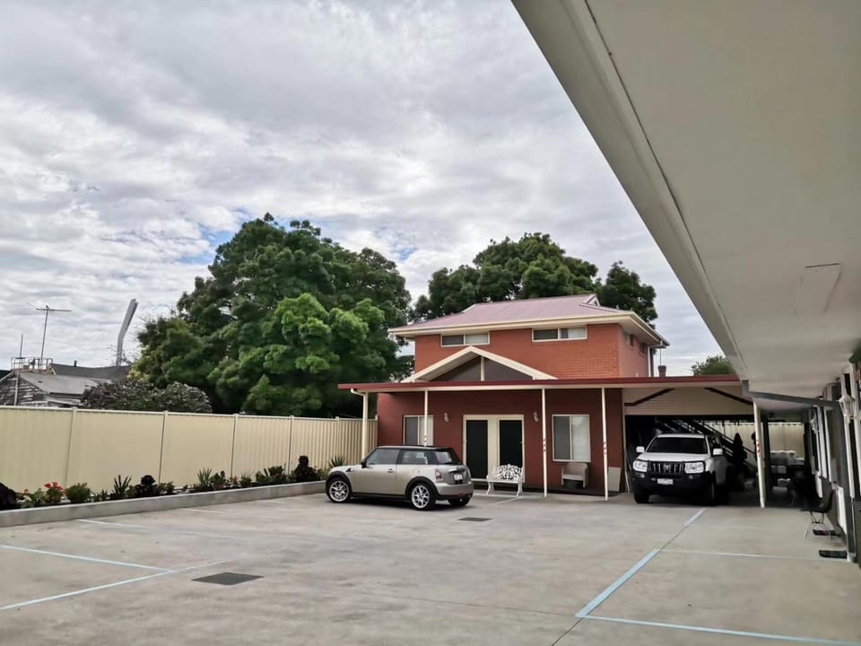 Colonial Lodge Motel Motel in Geelong