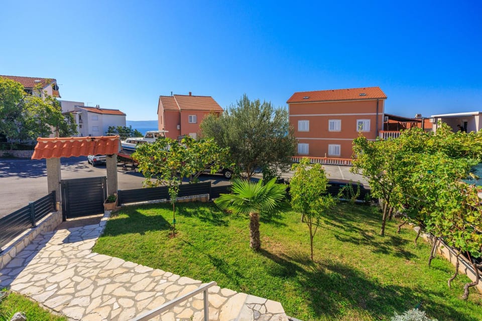 Garden, Balcony/Terrace