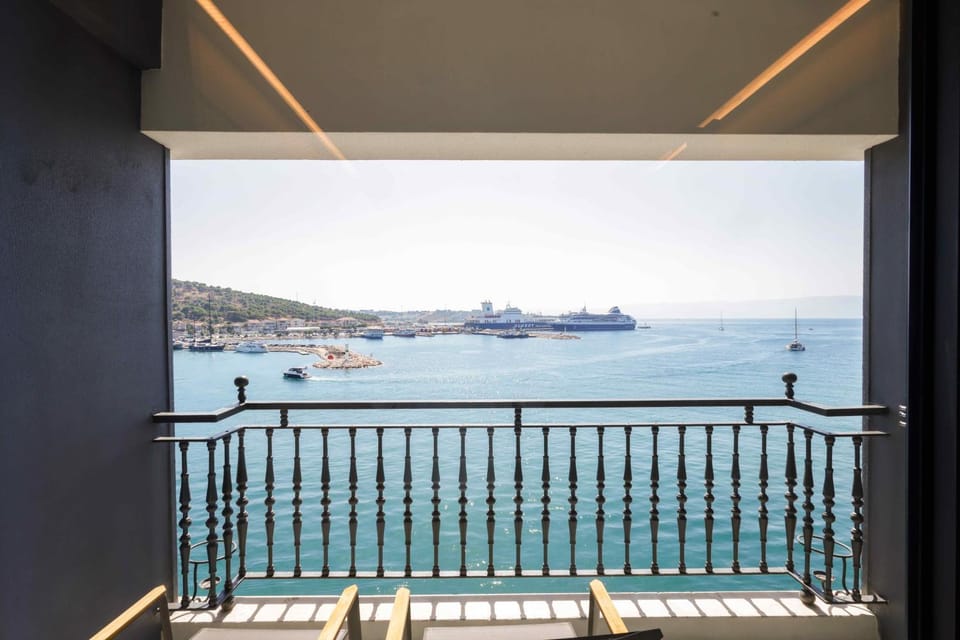 Natural landscape, Balcony/Terrace, Sea view
