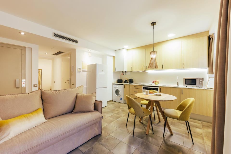 Kitchen or kitchenette, Living room