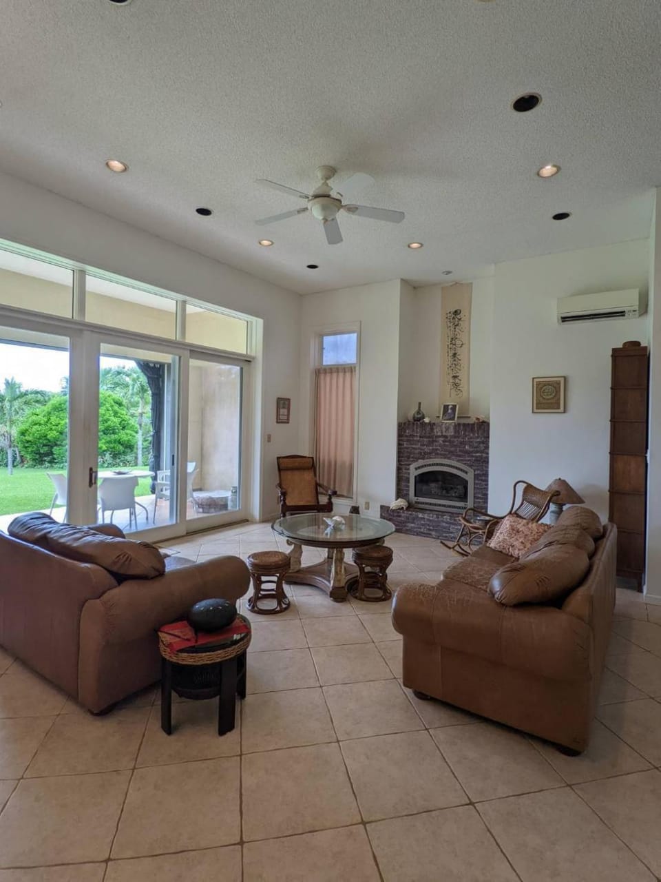 Living room, Seating area, fireplace