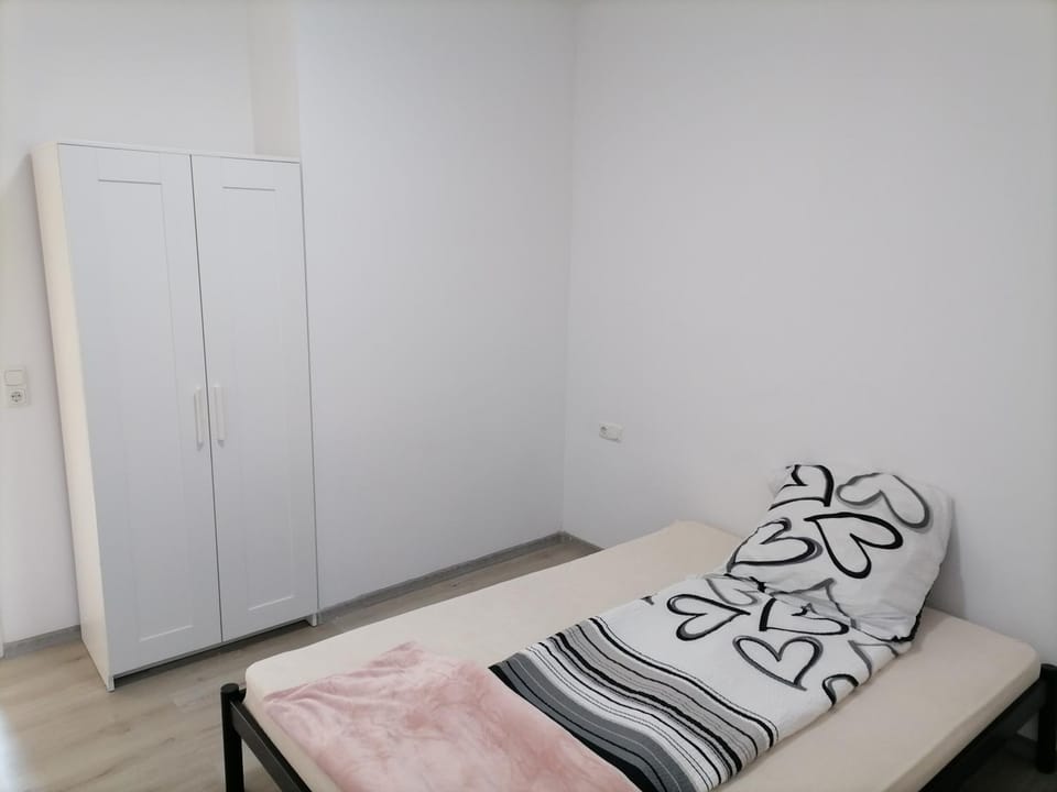 Bed, Photo of the whole room, Bedroom, wardrobe