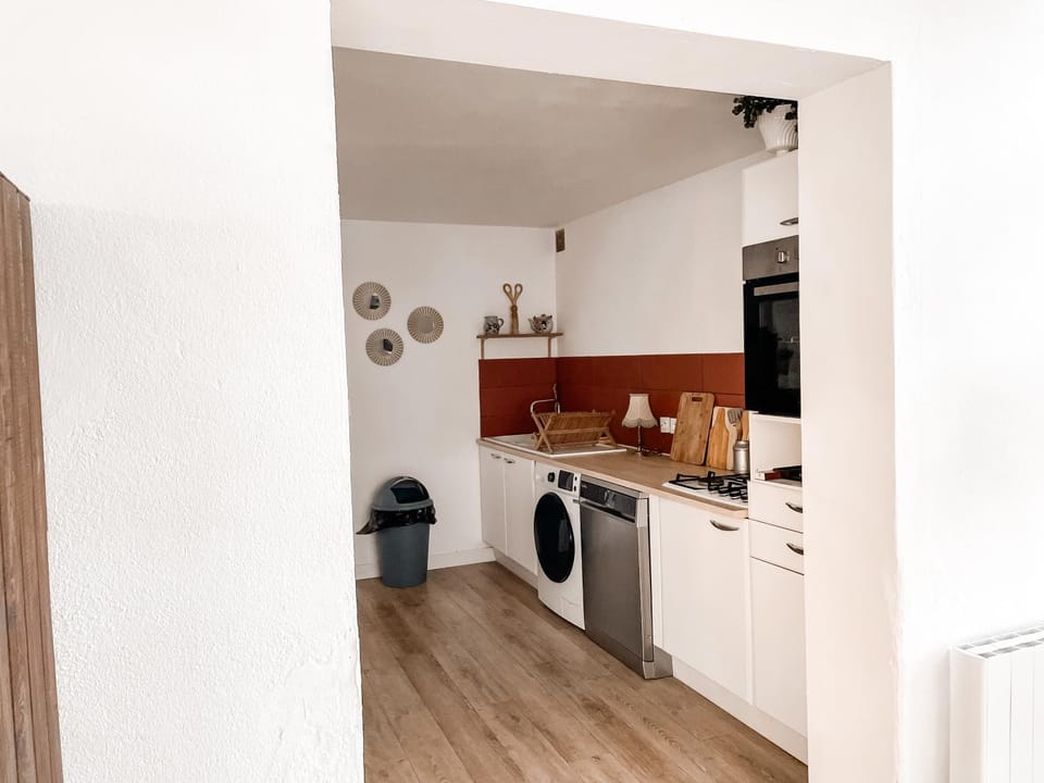 Kitchen or kitchenette, dishwasher, minibar, pet friendly, stove, toaster, washing machine