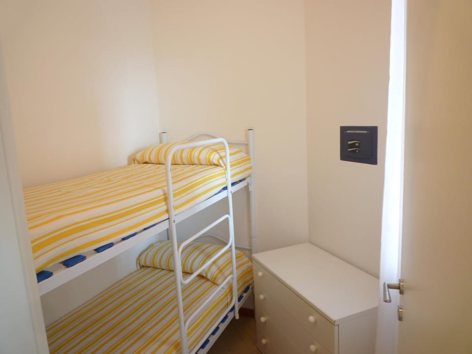 Photo of the whole room, Bedroom, bunk bed