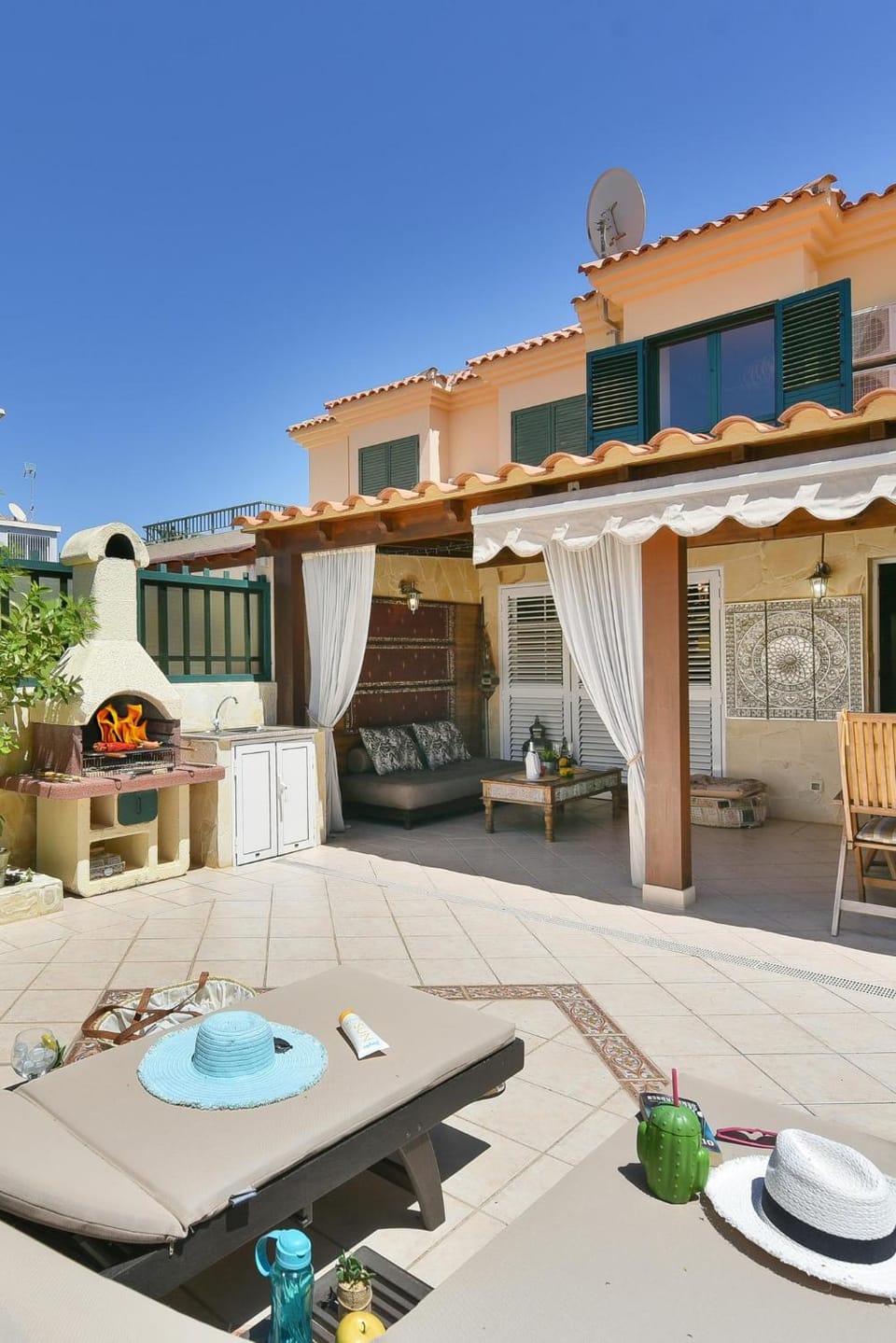 Patio, BBQ facilities, Balcony/Terrace, sunbed