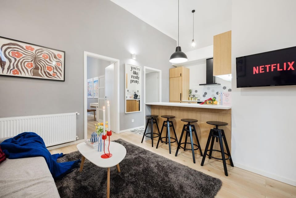 Walk to Opera House - 3BR Live in Budapest Designer Apt Apartment in Budapest