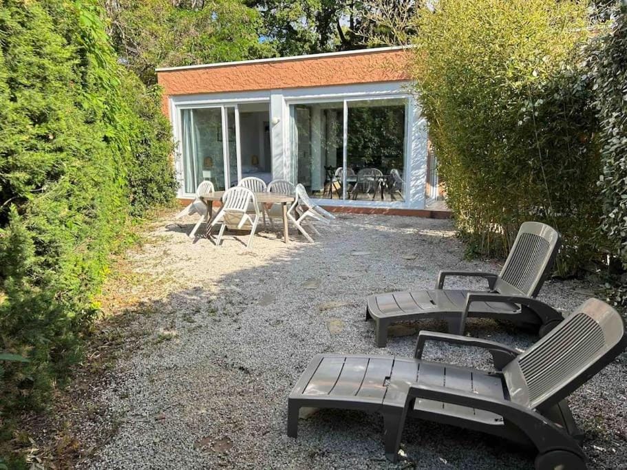 Maisonnette climatisée à 10 m de la plage de la péguière Apartment in Saint-Raphael