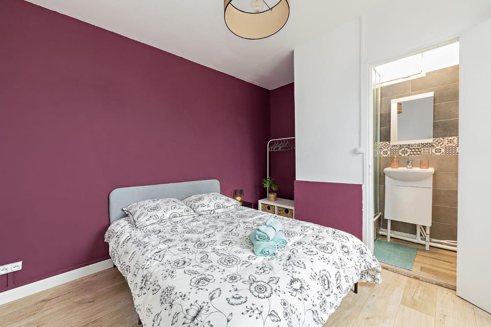 Bed, Photo of the whole room