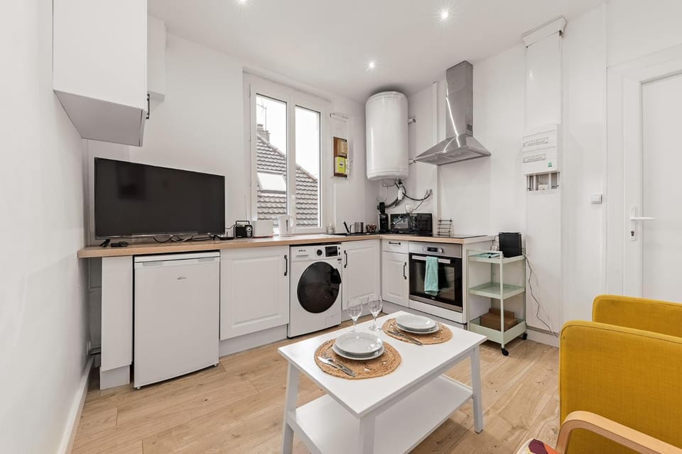 TV and multimedia, Coffee/tea facilities, Kitchen or kitchenette, minibar, pet friendly, stove, toaster, washing machine