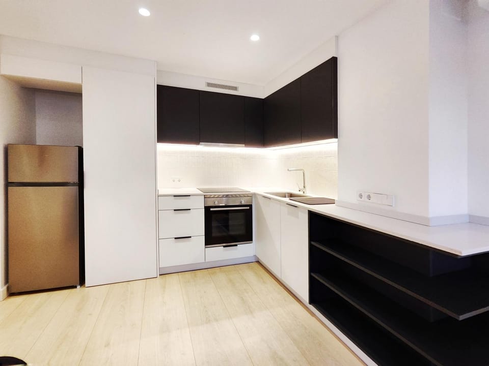 Kitchen or kitchenette, oven, stove