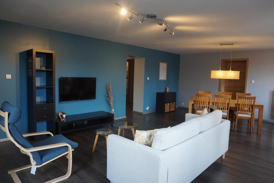 TV and multimedia, Living room, Dining area