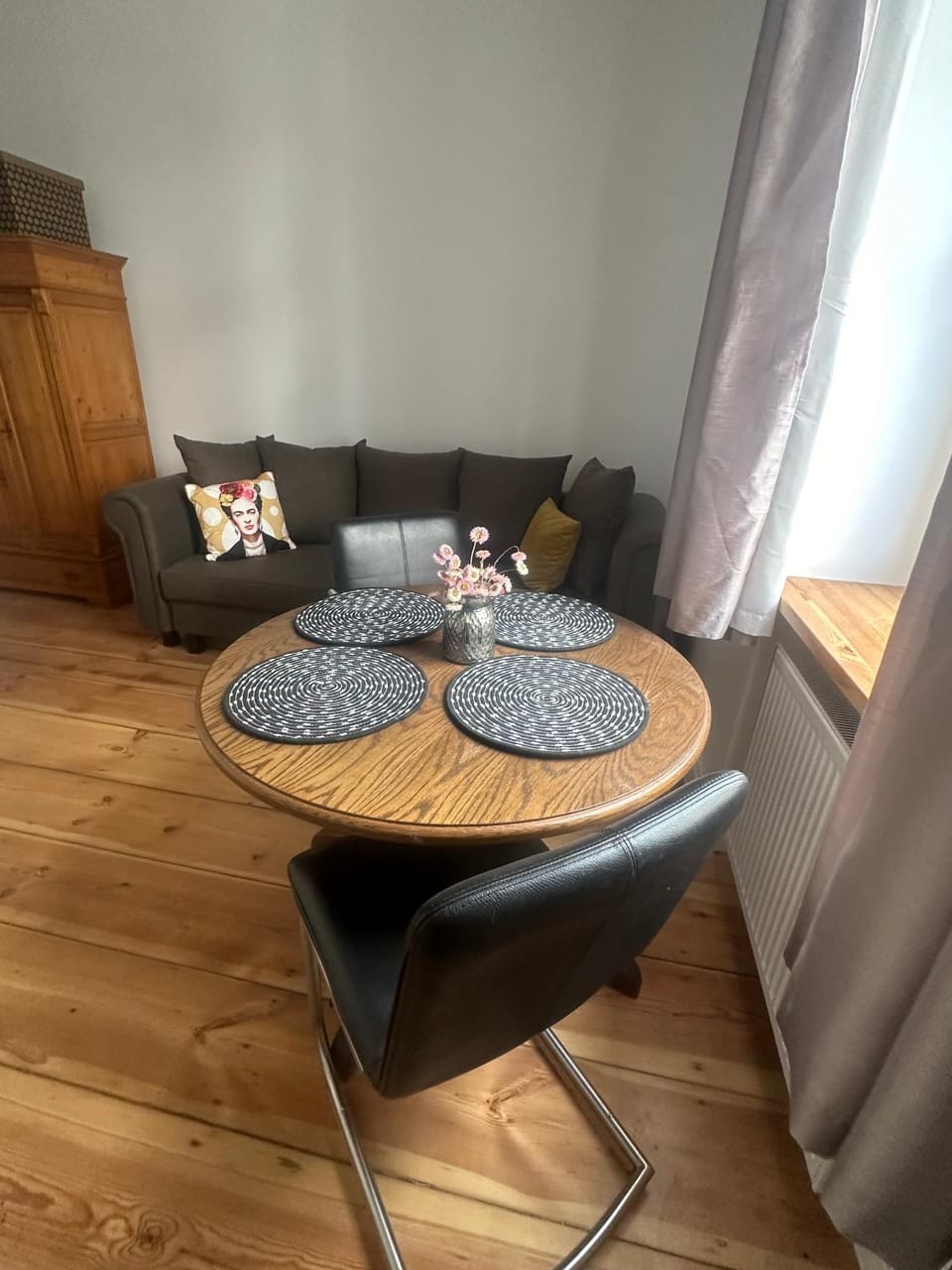 Photo of the whole room