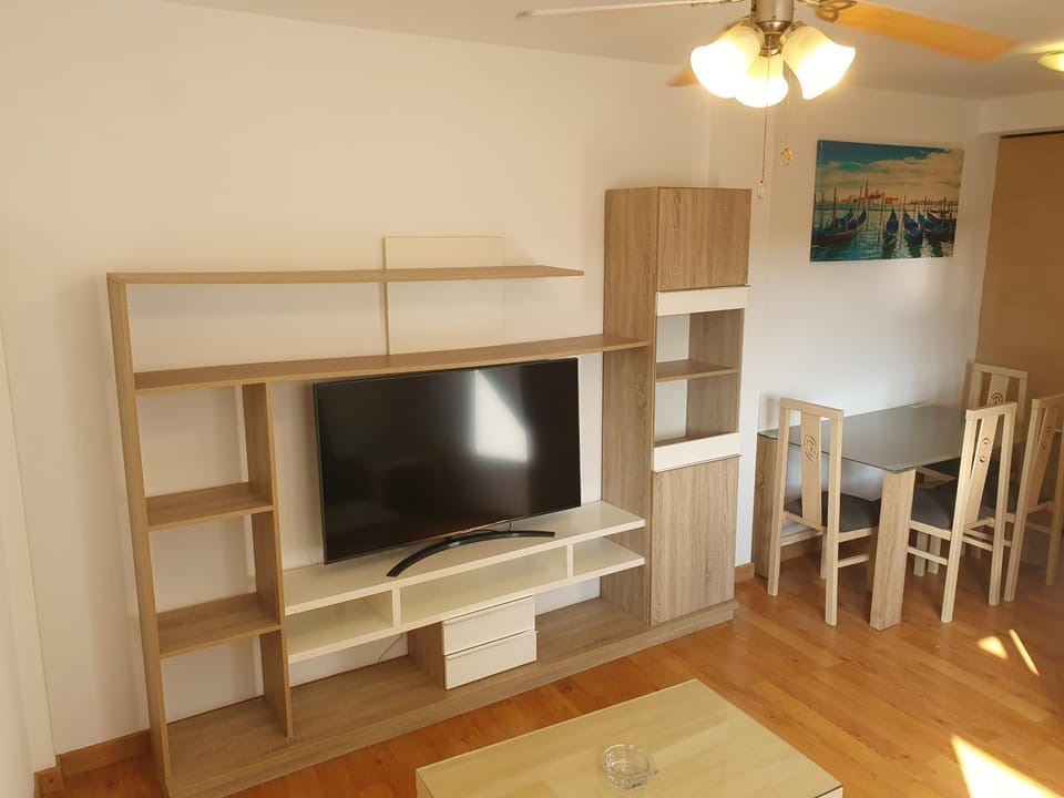 2H, Aire Acondic, 50m2, 1 dormitorio, 4 huéspedes, WIFI GRATIS Apartment in Andalusia