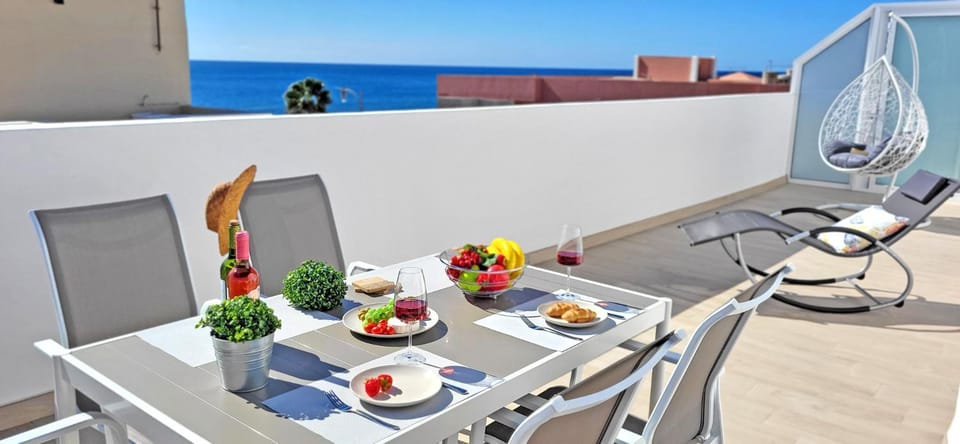 Day, View (from property/room), Balcony/Terrace, Balcony/Terrace, Seating area, Dining area, Sea view