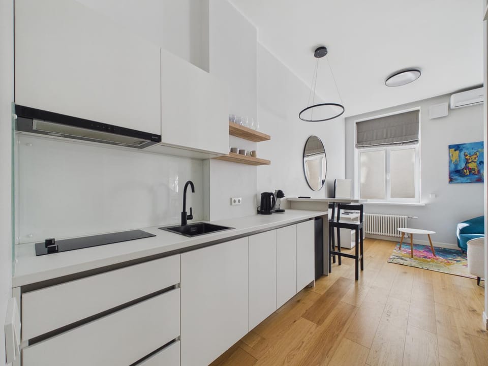 Kitchen or kitchenette, Dining area, stove