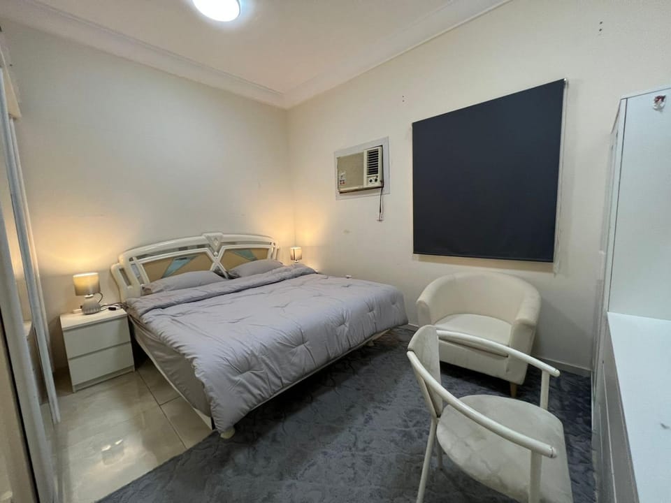Bed, Photo of the whole room, Bedroom, air conditioner