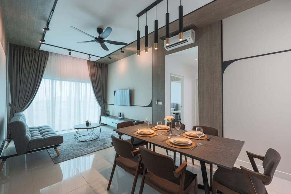 TV and multimedia, Living room, Seating area, Dining area, fireplace