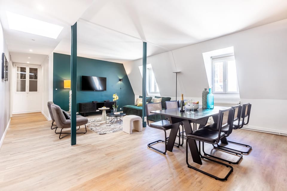 Living room, Dining area