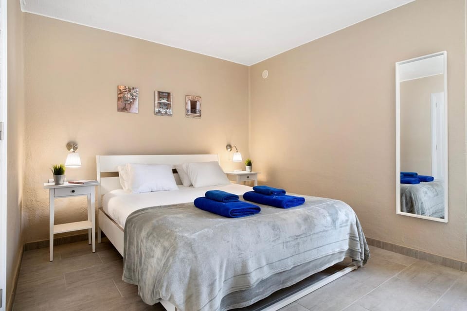 Living room, Bedroom