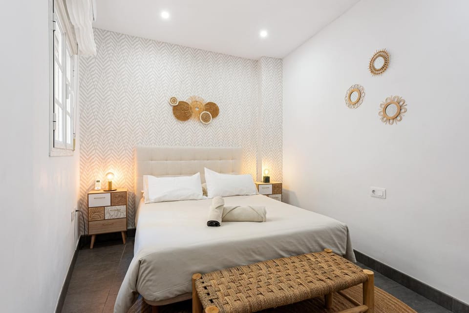 Bed, Photo of the whole room, Bedroom