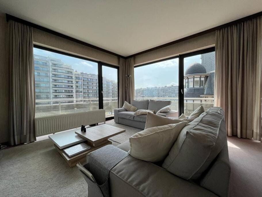 Living room, Seating area