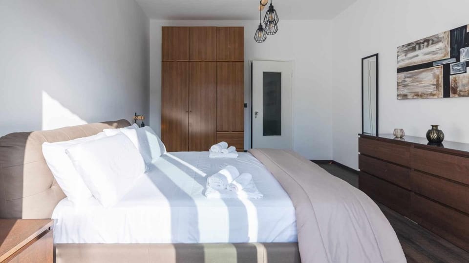 TV and multimedia, Photo of the whole room, Bedroom