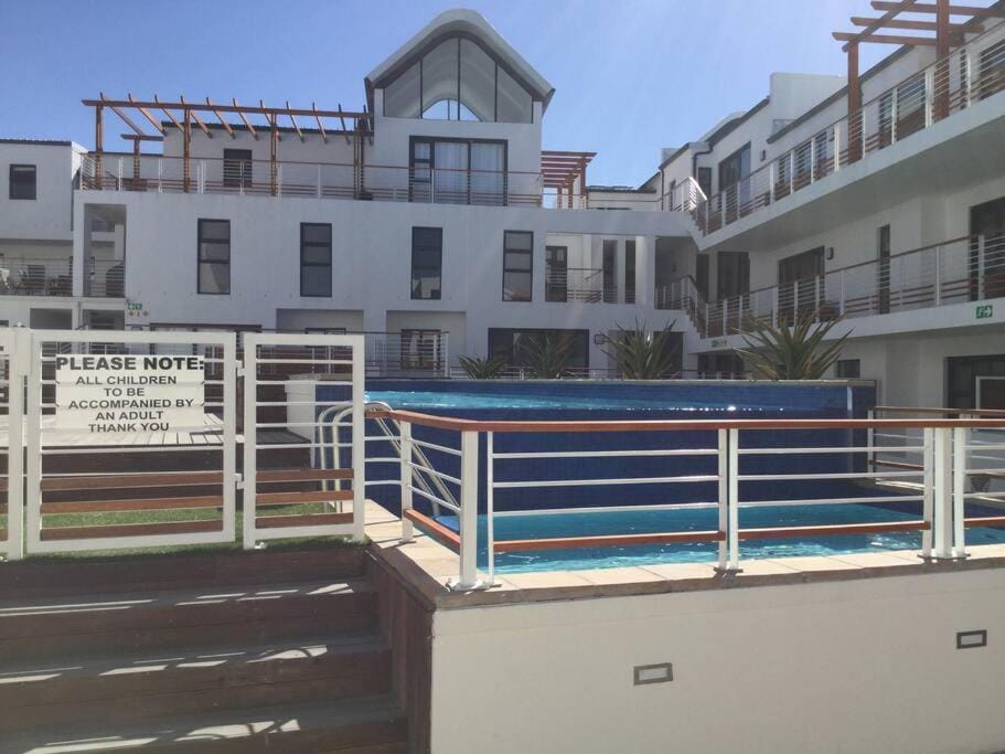 Appartamento Azure 23 - Big Bay Apartment in Cape Town