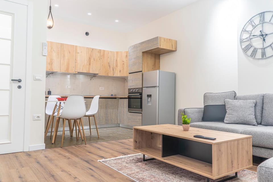 Kitchen or kitchenette, Seating area, Dining area