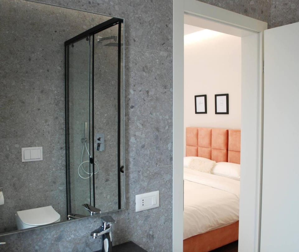 Shower, Bed, Bathroom