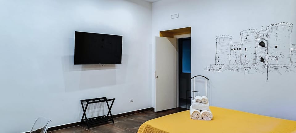Casa Calu' Maschio Angioino Bed and Breakfast in Naples