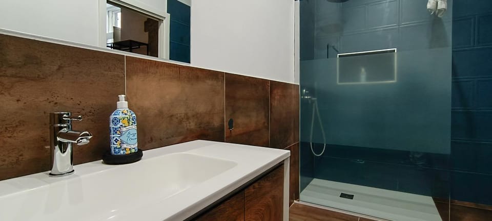 Casa Calu' Maschio Angioino Bed and Breakfast in Naples