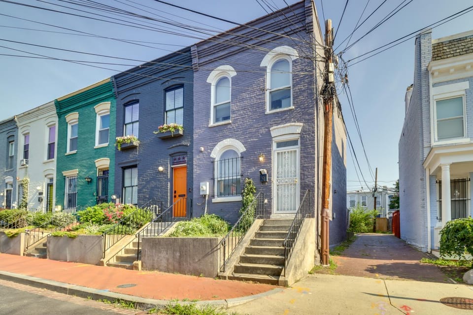 2 Mi to National Mall: Stunning Townhome w/ Patio! House in District of Columbia