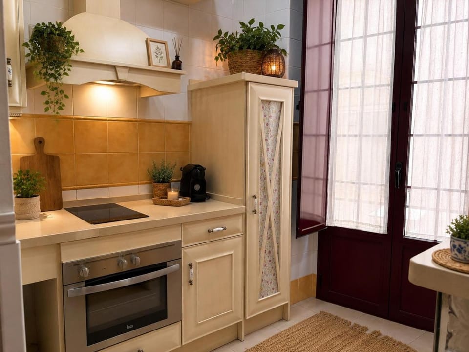 Kitchen or kitchenette, oven, stove