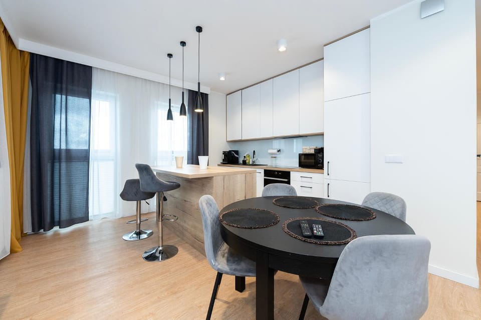 Kitchen or kitchenette, Seating area, Dining area, minibar, pet friendly, stove
