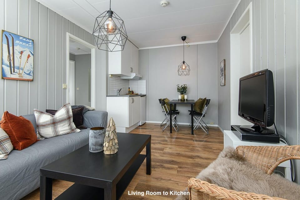 TV and multimedia, Kitchen or kitchenette, Living room, Seating area, Dining area, kitchen, kitchen