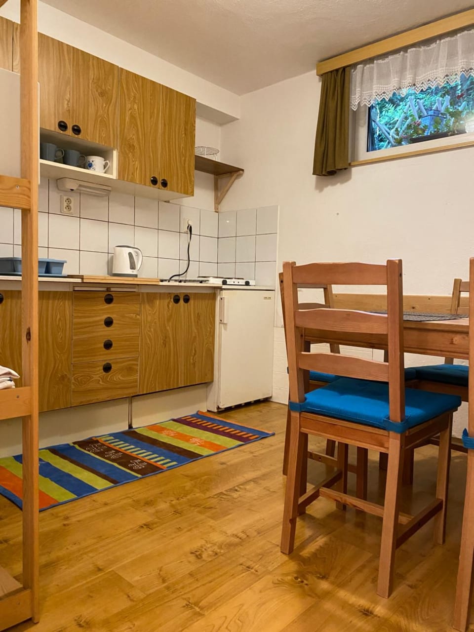 Dining area, kitchen