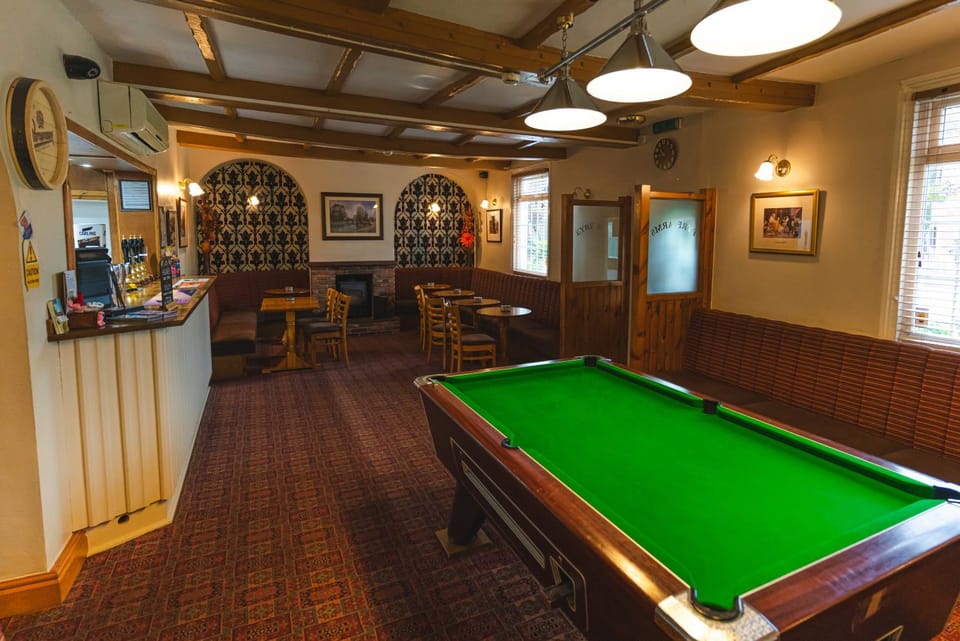 Billiard, Lounge or bar