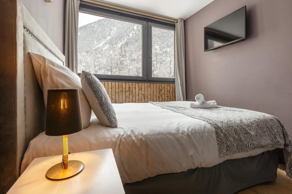 Beautiful mountain view studio by the lake Apartment in Les Houches