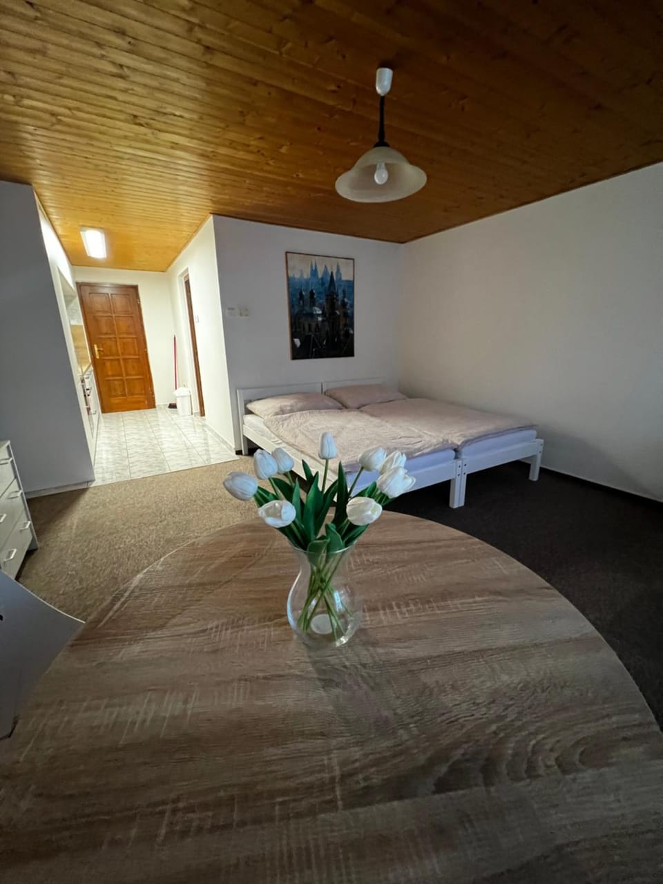 Bed, Photo of the whole room, Dining area, Bedroom