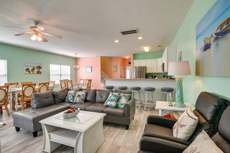 Walk to Ocean & Pier: Surfside Beach House w/ Pool House in Surfside Beach