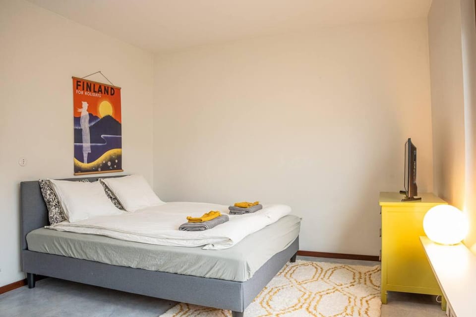 Bed, Decorative detail, Bedroom, towels
