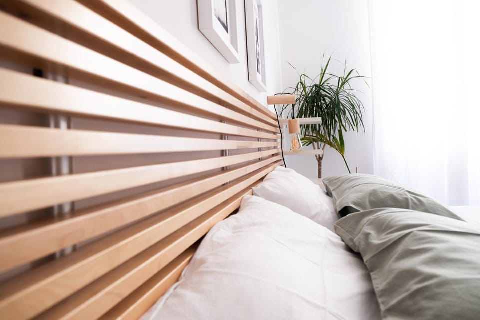 Bed, Floor plan, Bedroom, internet