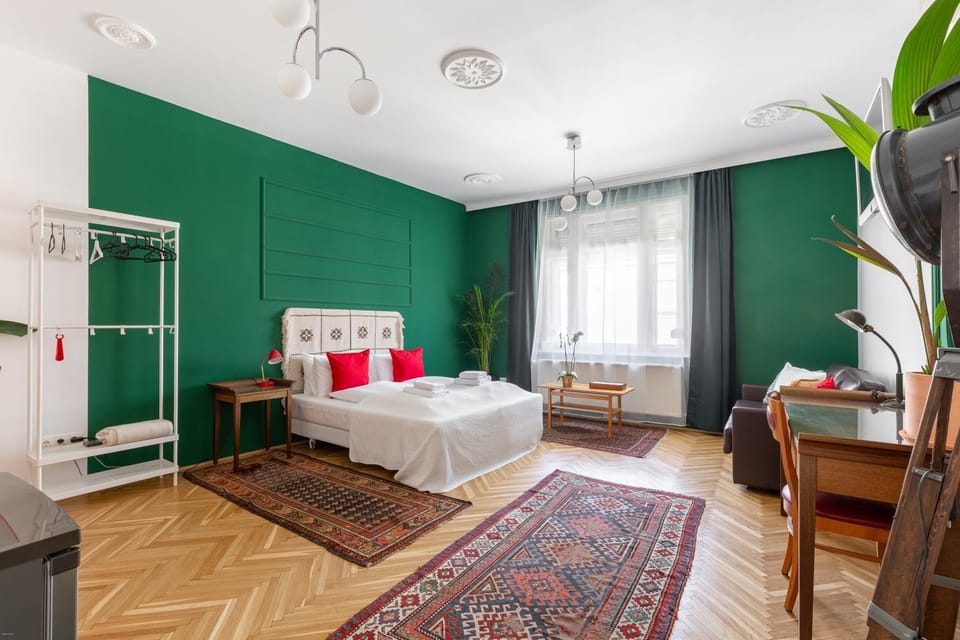 Bed, Photo of the whole room, Seating area, Bedroom, wardrobe