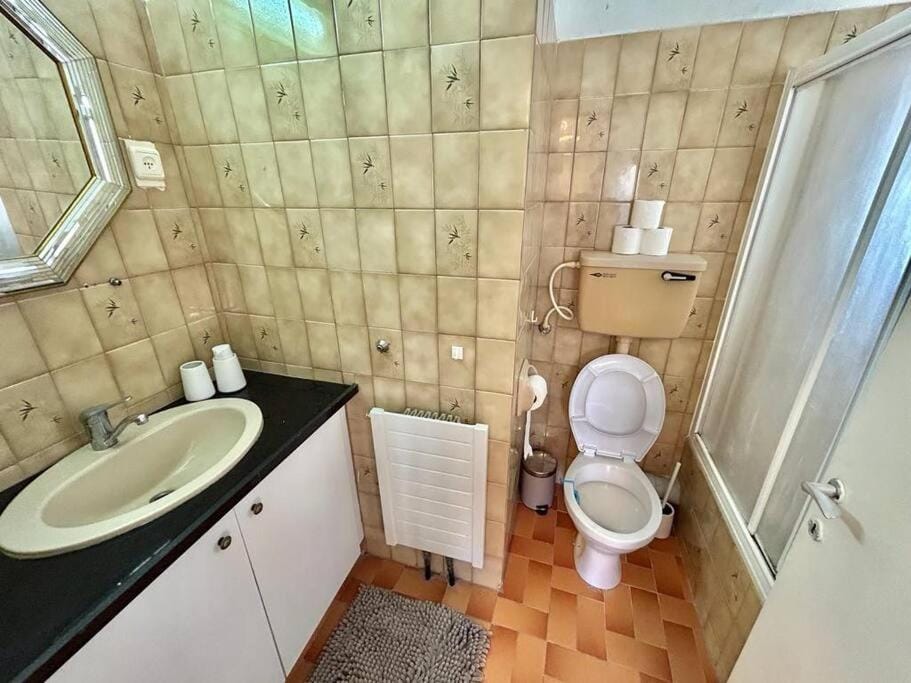 Toilet, Bathroom, Bath