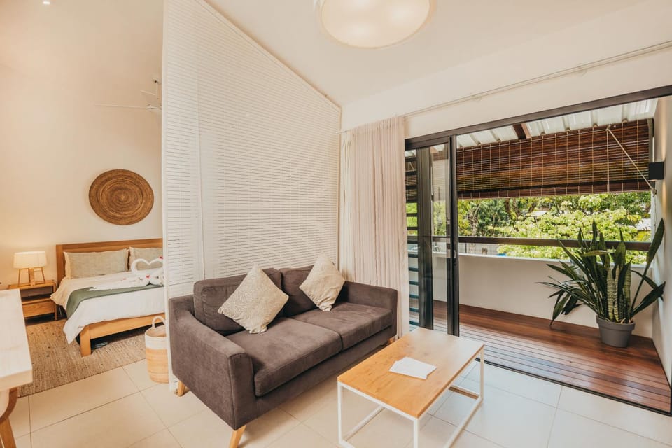 Patio, Bed, Garden, View (from property/room), Balcony/Terrace, Living room, Photo of the whole room, Seating area, Bedroom, Garden view