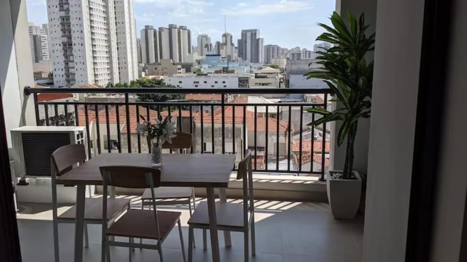 View (from property/room), Balcony/Terrace, City view