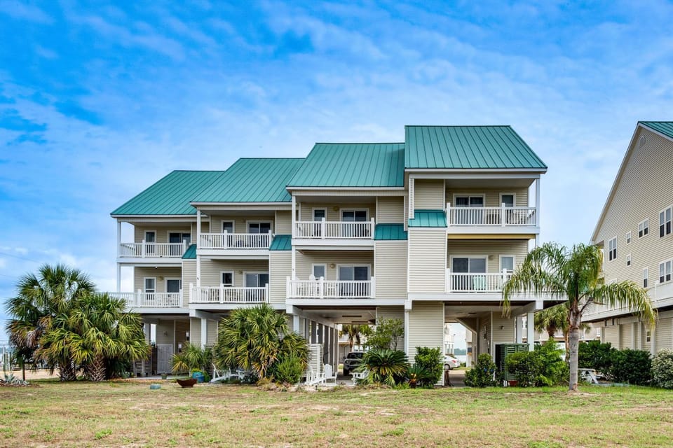 Florida Abode - Private Beach Access & Ocean Views House in Florida