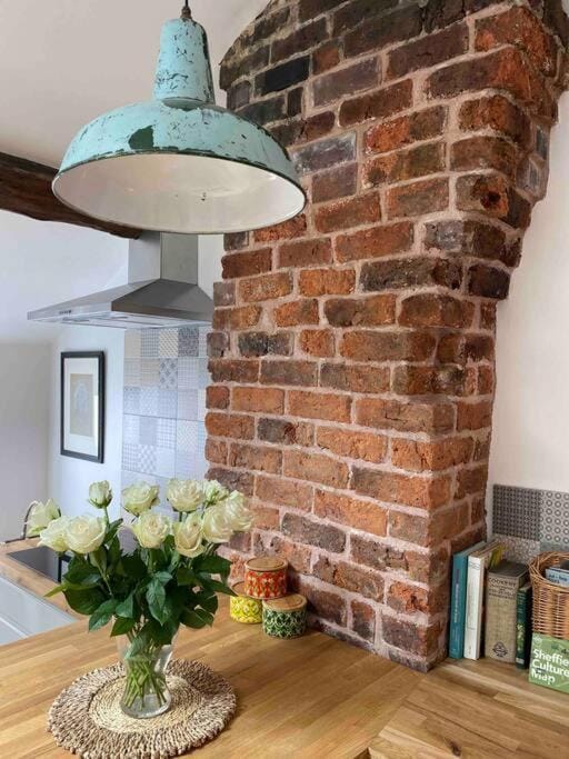 Stylish 3 bedroom apartment in historic city centre building Apartment in Sheffield
