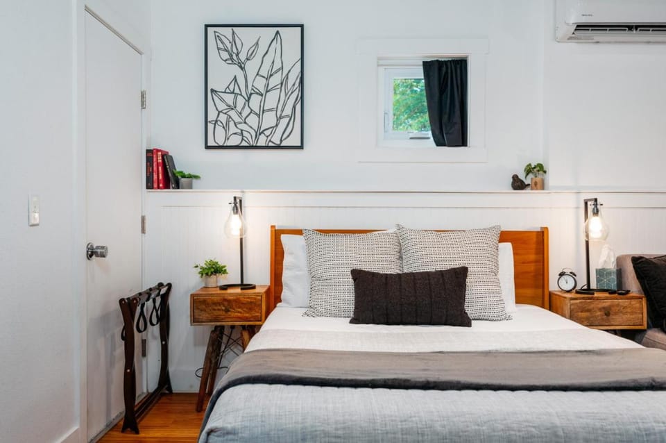 Bed, Bedroom