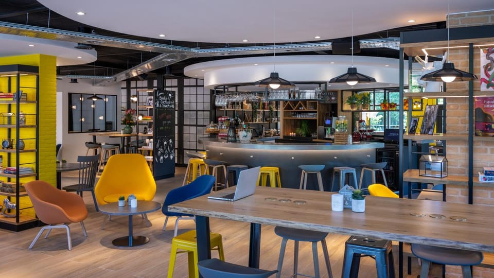 Lounge or bar